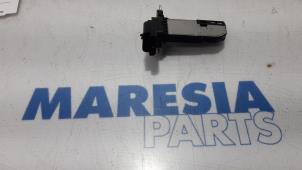Gebruikte Luchthoeveelheidsmeter Peugeot 308 (L3/L8/LB/LH/LP) 1.6 BlueHDi 100 Prijs € 30,00 Margeregeling aangeboden door Maresia Parts
