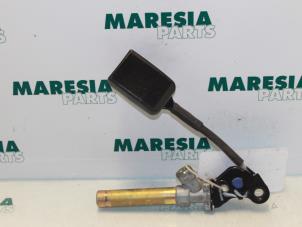 Gebruikte Gordelspanner rechts Peugeot 406 Break (8E/F) 1.8 16V Prijs € 25,00 Margeregeling aangeboden door Maresia Parts