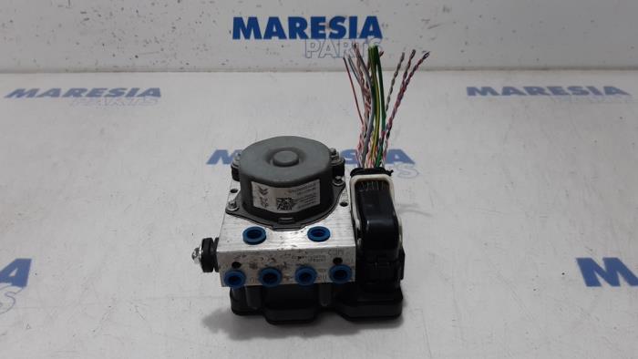 Gebruikte ABS Pomp Peugeot 308 (L3/L8/LB/LH/LP) 1.6 BlueHDi 100 Prijs € 178,50 Margeregeling aangeboden door Maresia Parts
