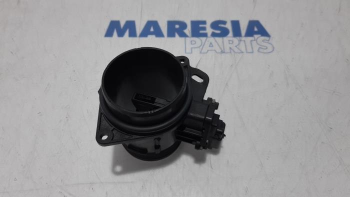 Gebruikte Luchthoeveelheidsmeter Citroen DS5 (KD/KF) 2.0 HDiF 160 16V Prijs € 19,90 Margeregeling aangeboden door Maresia Parts