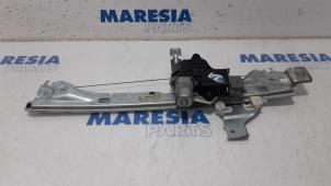 Gebruikte Ruitmechaniek 4Deurs links-achter Peugeot 3008 I (0U/HU) 1.6 16V THP 150 Prijs € 74,95 Margeregeling aangeboden door Maresia Parts