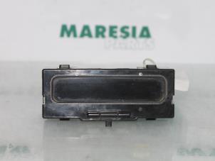 Gebruikte Display Interieur Renault Trafic New (FL) 1.9 dCi 100 16V Prijs € 30,25 Inclusief btw aangeboden door Maresia Parts