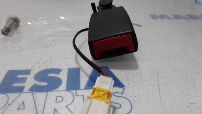 Veiligheidsgordel Insteek rechts-achter van een Alfa Romeo Giulietta (940) 1.4 TB 16V 2010