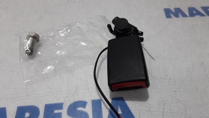 Veiligheidsgordel Insteek rechts-achter van een Alfa Romeo Giulietta (940) 1.4 TB 16V 2010