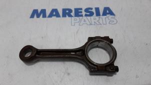 Gebruikte Drijfstang Alfa Romeo Brera (939) 2.2 JTS 16V Prijs € 75,00 Margeregeling aangeboden door Maresia Parts