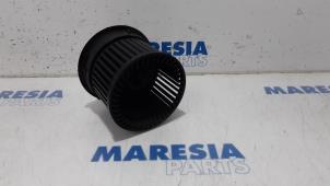 Gebruikte Chaufage Ventilatiemotor Peugeot 308 CC (4B) 1.6 16V THP 155 Prijs € 40,00 Margeregeling aangeboden door Maresia Parts