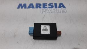 Gebruikte Alarm module Peugeot 308 CC (4B) 1.6 16V THP 155 Prijs € 33,95 Margeregeling aangeboden door Maresia Parts