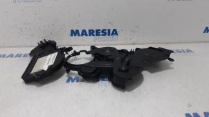 Gebruikte Distributiedeksel Citroen C4 Picasso (3D/3E) 1.6 BlueHDI 120 Prijs € 35,00 Margeregeling aangeboden door Maresia Parts