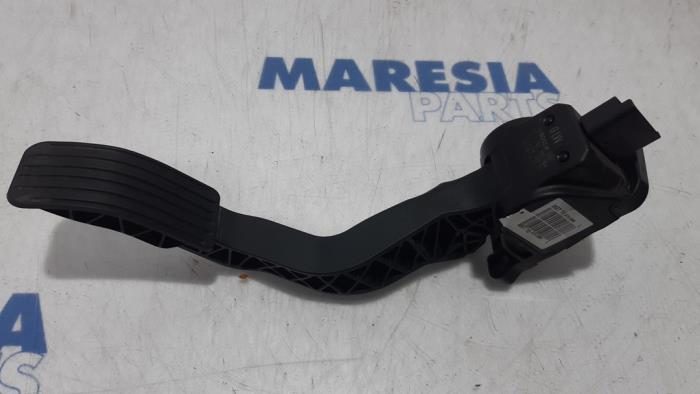 Gaspedaalpositie Sensor van een Citroën C4 Berline (NC) 1.4 16V VTi 2011