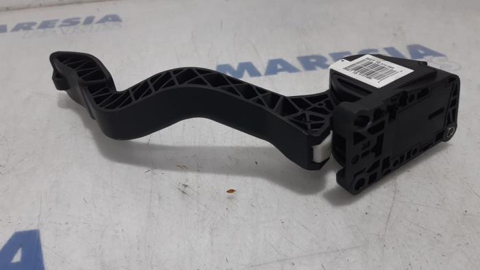 Gaspedaalpositie Sensor van een Citroën C4 Berline (NC) 1.4 16V VTi 2011