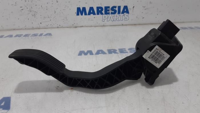 Gaspedaalpositie Sensor van een Citroën C4 Berline (NC) 1.4 16V VTi 2011