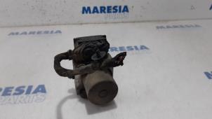 Gebruikte ABS Pomp Renault Trafic New (FL) 2.0 dCi 16V 90 Prijs € 190,58 Inclusief btw aangeboden door Maresia Parts