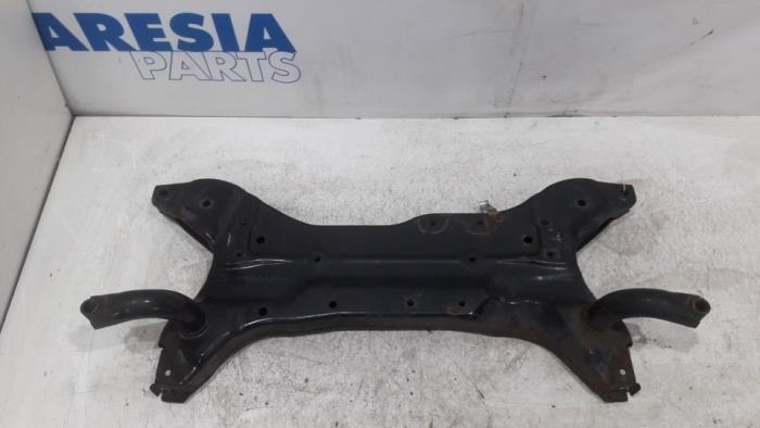 Gebruikte Subframe Peugeot 4007 (VU/VV) 2.4 16V Prijs € 157,50 Margeregeling aangeboden door Maresia Parts