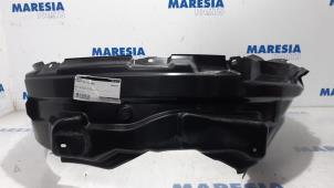 Gebruikte Slijkweerder Peugeot 4007 (VU/VV) 2.4 16V Prijs € 50,00 Margeregeling aangeboden door Maresia Parts