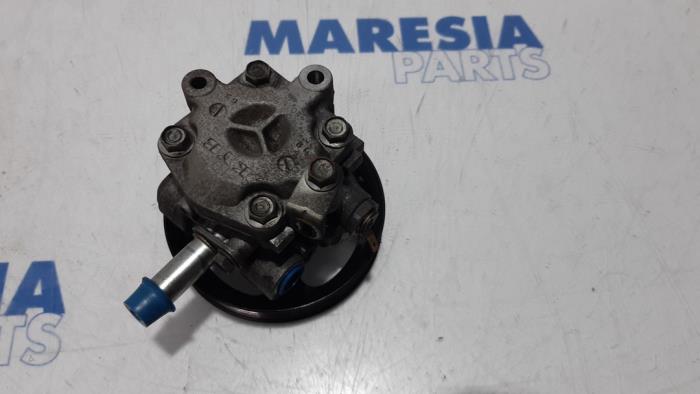 Gebruikte Servopomp Peugeot 4007 (VU/VV) 2.4 16V Prijs € 131,25 Margeregeling aangeboden door Maresia Parts