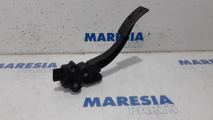 Gebruikte Gaspedaalpositie Sensor Peugeot 4007 (VU/VV) 2.4 16V Prijs € 70,00 Margeregeling aangeboden door Maresia Parts