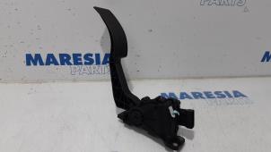 Gebruikte Sensor Gaspedaalpositie Alfa Romeo 159 Sportwagon (939BX) 1.9 JTS 16V Prijs € 50,00 Margeregeling aangeboden door Maresia Parts
