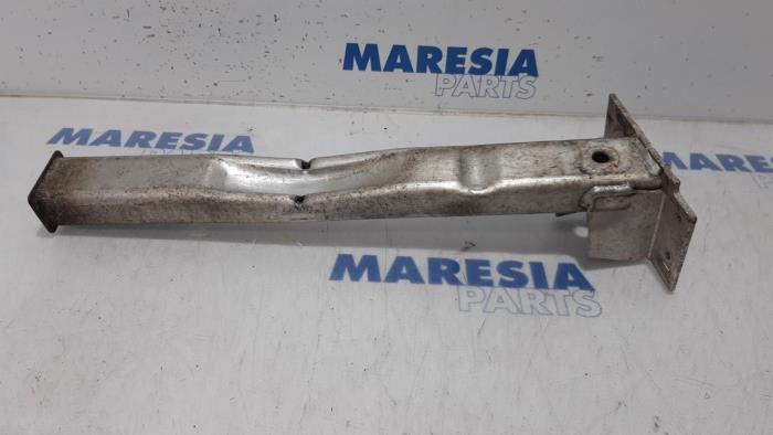Gebruikte Subframe Peugeot 5008 I (0A/0E) 1.6 VTI 16V Prijs € 25,00 Margeregeling aangeboden door Maresia Parts