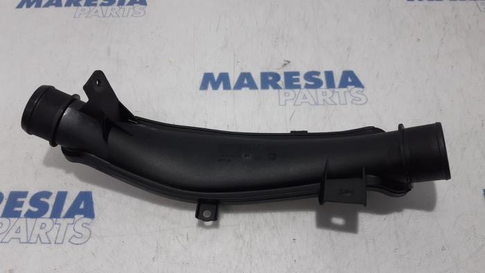 Gebruikte Intercooler Buis Peugeot 308 CC (4B) 1.6 16V THP 155 Prijs € 20,00 Margeregeling aangeboden door Maresia Parts