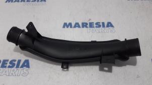 Gebruikte Intercooler Buis Peugeot 308 CC (4B) 1.6 16V THP 155 Prijs € 20,00 Margeregeling aangeboden door Maresia Parts