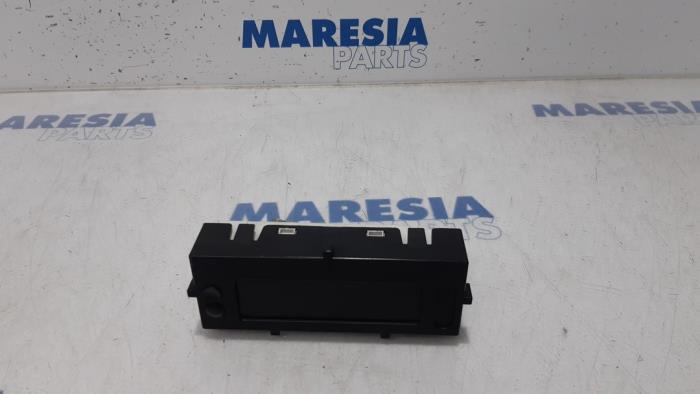 Gebruikte Display Interieur Renault Clio III (SR) 1.5 dCi 70 Prijs € 25,00 Margeregeling aangeboden door Maresia Parts