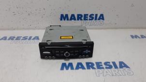 Gebruikte Radio CD Speler Peugeot 3008 I (0U/HU) 1.6 16V THP 155 Prijs € 288,75 Margeregeling aangeboden door Maresia Parts