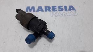 Gebruikte Waterpomp Renault Espace (JK) 2.0 16V Turbo Prijs € 50,00 Margeregeling aangeboden door Maresia Parts