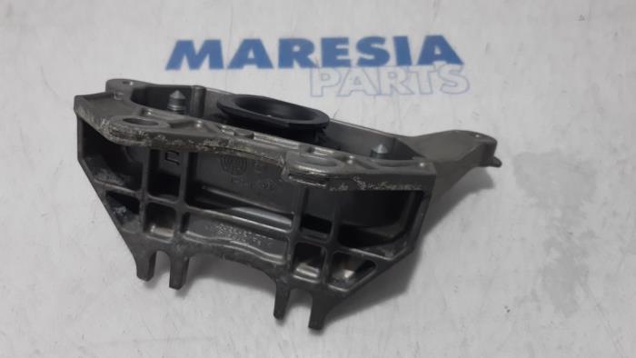Gebruikte Motorsteun Renault Clio V (RJAB) 1.0 TCe 100 12V Prijs € 29,95 Margeregeling aangeboden door Maresia Parts