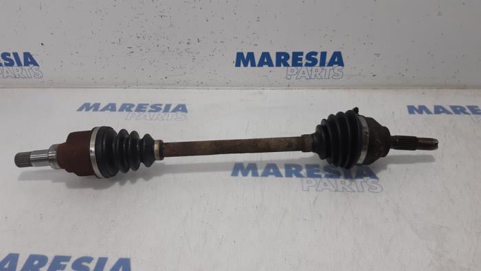 Gebruikte Steekas links-voor Citroen C2 (JM) 1.4 HDI Prijs € 50,00 Margeregeling aangeboden door Maresia Parts