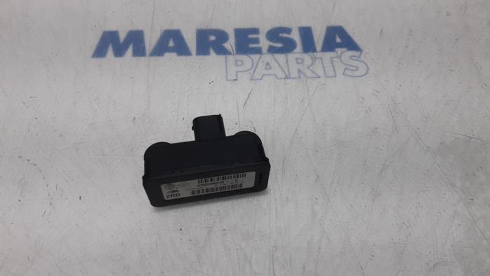 Gebruikte Esp computer Renault Megane III Coupe (DZ) 2.0 16V TCe 180 Prijs € 19,50 Margeregeling aangeboden door Maresia Parts
