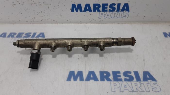 Gebruikte Injector brug Renault Espace (JK) 2.2 dCi 150 16V Grand Espace Prijs € 65,00 Margeregeling aangeboden door Maresia Parts