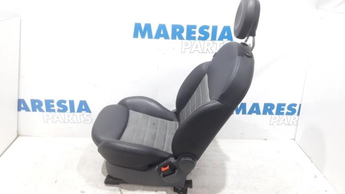 YUCKMZ Handvat voor rechter stoel, compatibel met Fiat 500 68132052AA