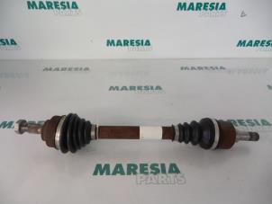 Gebruikte Steekas links-voor Peugeot 308 (4A/C) 1.4 VTI 16V Prijs € 35,00 Margeregeling aangeboden door Maresia Parts