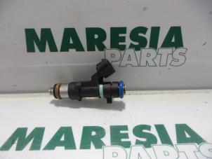 Gebruikte Injector (benzine injectie) Renault Koleos I 2.5 16V Prijs € 35,00 Margeregeling aangeboden door Maresia Parts