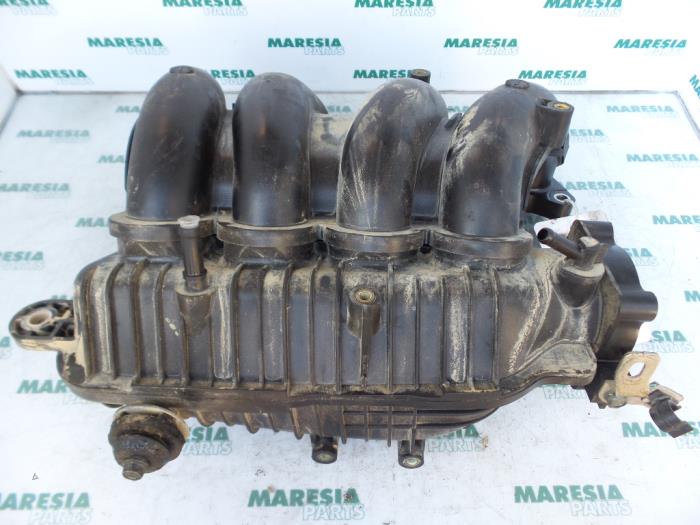 Gebruikte Spruitstuk Inlaat Renault Koleos I 2.5 16V Prijs € 105,00 Margeregeling aangeboden door Maresia Parts