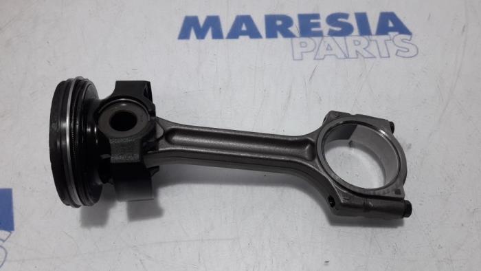 Gebruikte Zuiger Renault Master III (MA/MB/MC/MD/MH/MF/MG/MH) 2.3 dCi 135 16V FWD Prijs € 152,46 Inclusief btw aangeboden door Maresia Parts