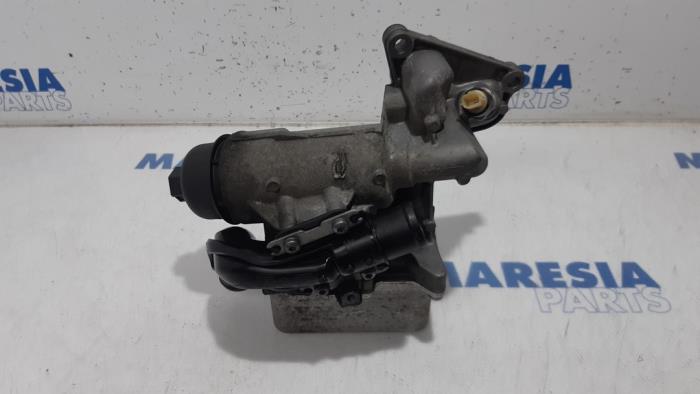 Gebruikte Oliefilterhouder Renault Master III (MA/MB/MC/MD/MH/MF/MG/MH) 2.3 dCi 135 16V FWD Prijs € 127,05 Inclusief btw aangeboden door Maresia Parts