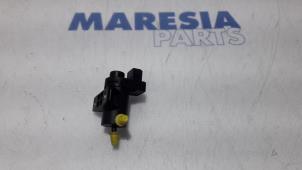 Gebruikte Overdrukklep Turbo Renault Master IV (MA/MB/MC/MD/MH/MF/MG/MH) 2.3 dCi 135 16V FWD Prijs € 20,00 Inclusief btw aangeboden door Maresia Parts