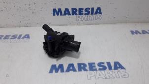 Gebruikte Thermostaathuis Renault Master IV (MA/MB/MC/MD/MH/MF/MG/MH) 2.3 dCi 135 16V FWD Prijs € 60,50 Inclusief btw aangeboden door Maresia Parts