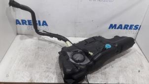 Gebruikte Brandstoftank Peugeot 3008 I (0U/HU) 1.6 16V THP 150 Prijs € 157,50 Margeregeling aangeboden door Maresia Parts