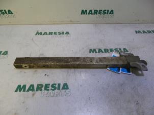 Gebruikte Subframe Renault Espace (JK) 2.0 16V Turbo Prijs € 30,00 Margeregeling aangeboden door Maresia Parts