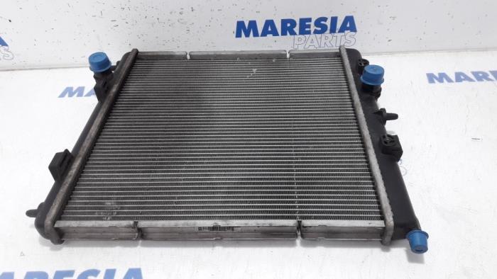 Gebruikte Radiateur Peugeot 207/207+ (WA/WC/WM) 1.4 16V VTi Prijs € 30,00 Margeregeling aangeboden door Maresia Parts