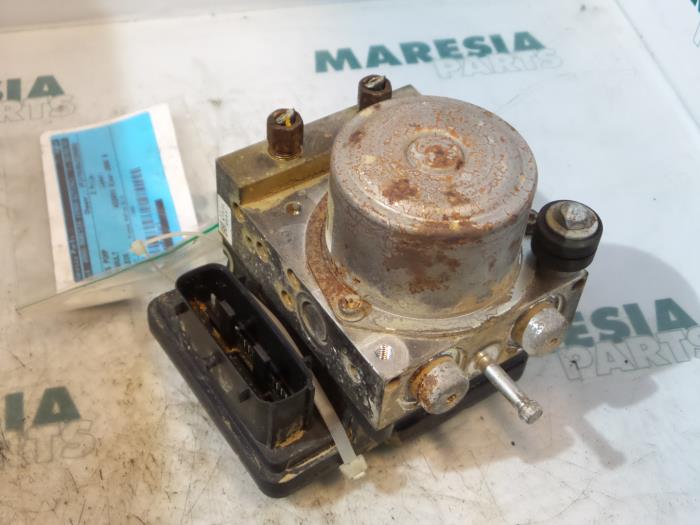Gebruikte ABS Pomp Renault Koleos I 2.5 16V Prijs € 210,00 Margeregeling aangeboden door Maresia Parts