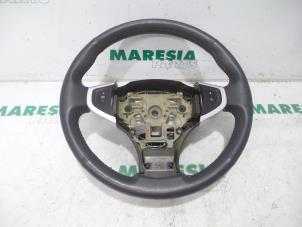 Gebruikte Stuurwiel Renault Koleos I 2.5 16V Prijs € 105,00 Margeregeling aangeboden door Maresia Parts