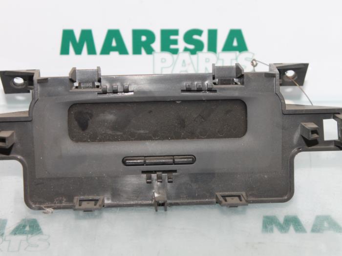 Gebruikte Display Interieur Renault Megane II (BM/CM) 1.5 dCi 80 Prijs € 20,00 Margeregeling aangeboden door Maresia Parts