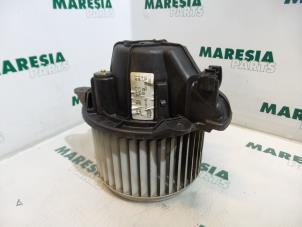 Gebruikte Chaufage Ventilatiemotor Fiat Stilo (192A/B) 1.9 JTD 115 Prijs € 25,00 Margeregeling aangeboden door Maresia Parts
