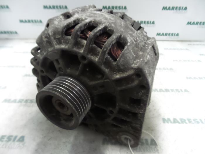 Gebruikte Dynamo Opel Movano (4A1; 4A2; 4B2; 4B3; 4C2; 4C3) 2.5 CDTI Prijs € 171,52 Inclusief btw aangeboden door Maresia Parts