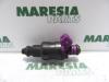 Injector (benzine injectie) van een Renault Twingo (C06), 1993 / 2007 1.2, Hatchback, 2Dr, Benzine, 1.149cc, 43kW (58pk), FWD, D7F700; D7F701; D7F702; D7F703; D7F704, 1996-05 / 2007-06, C066; C068; C06G; C06S; C06T 2000