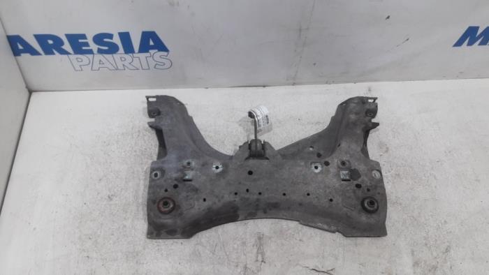 Gebruikte Subframe Renault Zoé (AG) 46kW Prijs € 79,95 Margeregeling aangeboden door Maresia Parts