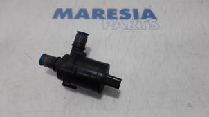 Gebruikte Watercirculatiepomp Peugeot 508 SW (8E/8U) 2.0 RXH HYbrid4 16V Prijs € 40,00 Margeregeling aangeboden door Maresia Parts